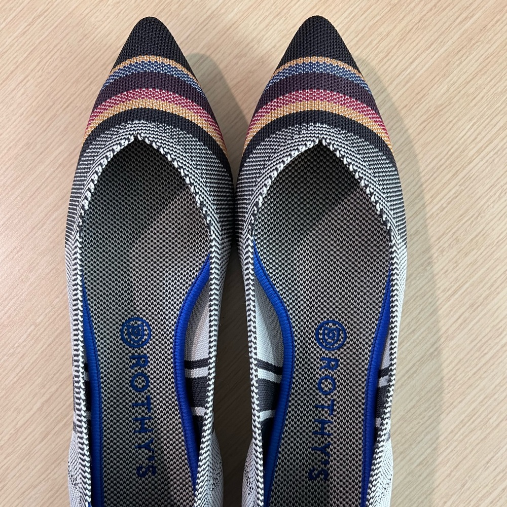 Rothy’s inverse stripe points